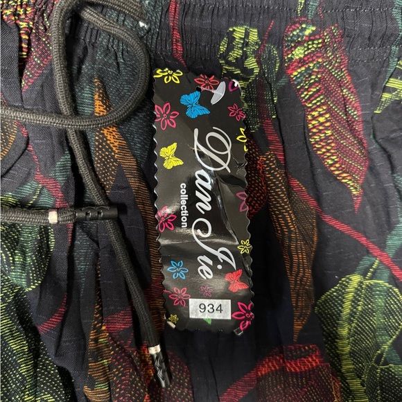 NEW Designer Wardrobe Wide Taper Crop Draper Pant Black Leaf Print Lagenlook‎ - Picture 4 of 12